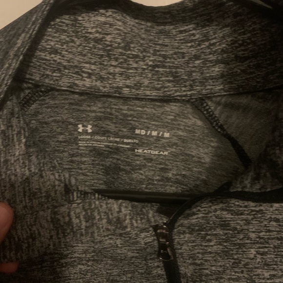 size M 1/4 zipper pullover - Picture 3 of 3